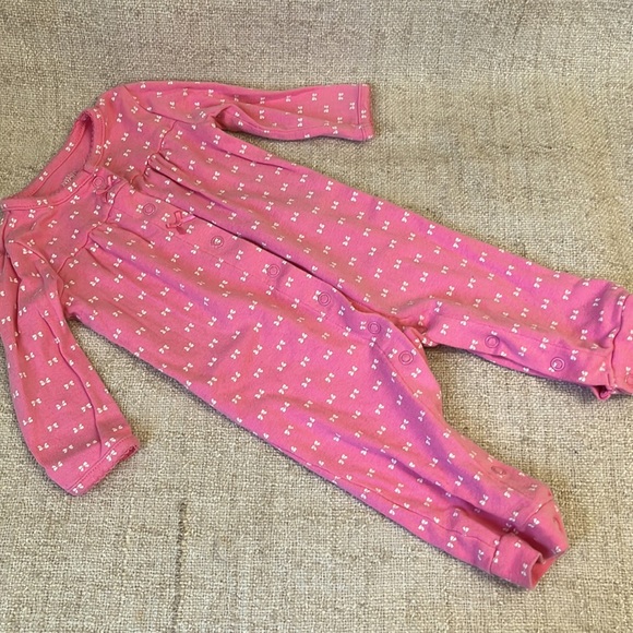 Carter’s just one you Infant Girls 6 month PJ bundle of 2 - Picture 7 of 12
